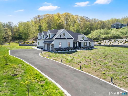 99 Mesa Dr, Bethany, CT, 06524-3093 | Card Image