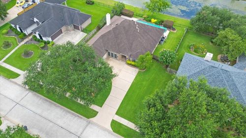 2006 Edgewater Dr, Friendswood, TX, 77546-7846 | Card Image