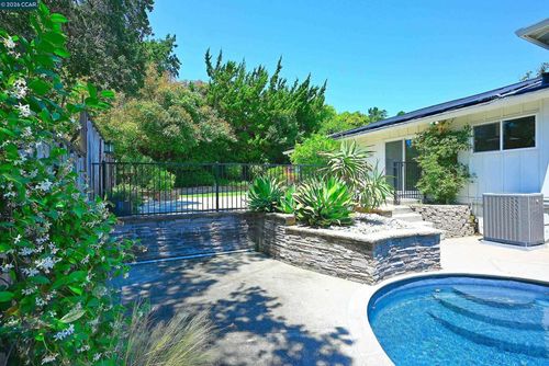 731 Hamilton Dr, Pleasant Hill, CA, 94523-3530 | Card Image