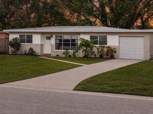 9064 93rd St, SEMINOLE, FL, 33777-2311 | Card Image
