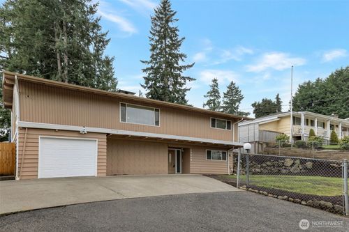 16049 Se 131st St, Renton, WA, 98059-8533 | Card Image