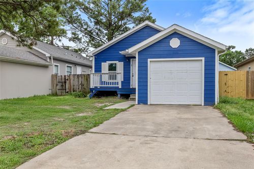11938 Greenglen Drive, Houston, TX, 77044 | Card Image