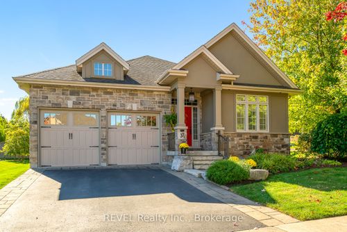 37 Hickory Avenue, Niagara on the Lake, ON, L0S1J1 | Card Image