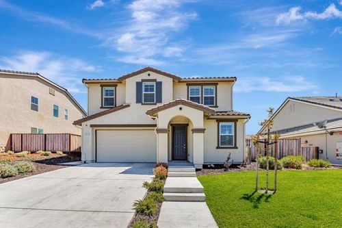 2041 Camden St, Hollister, CA, 95023-6932 | Card Image