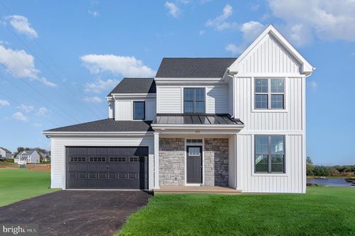 100 Eagle Parkway, ELIZABETHTOWN, PA, 17022 | Card Image