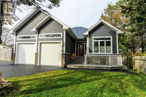 4 Waterford Hts S, St. John's, NL, A1E1G4 | Card Image