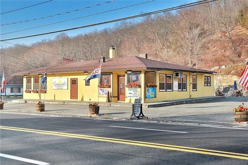 245-243 Orange Tpke, Sloatsburg, NY, 10974-1005 | Card Image