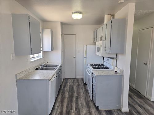 4-1724 Breckenwood Ct, Las Vegas, NV, 89115-3644 | Card Image