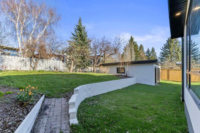 80 Clarendon Road Nw, Home with 5 bedrooms, 3 bathrooms and 4 parking in Calgary AB | Image 46