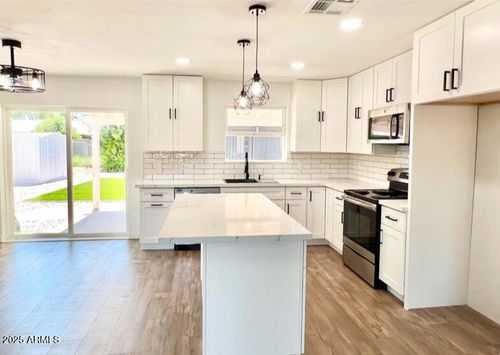 1539 E 3rd St, Mesa, AZ, 85203-8119 | Card Image