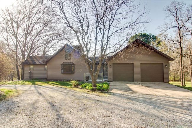 8556 Kee Mac Ln, House other with 2 bedrooms, 2 bathrooms and 3 parking in Alton IL | Image 10