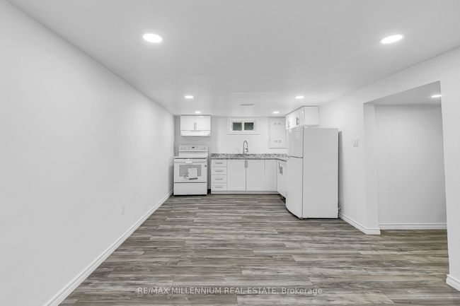 991 Parkview Ave, House other with 5 bedrooms, 2 bathrooms and 2 parking in Windsor ON | Image 15