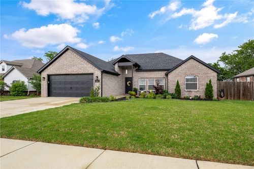 313 N Tacoma St, Farmington, AR, 72730-4027 | Card Image