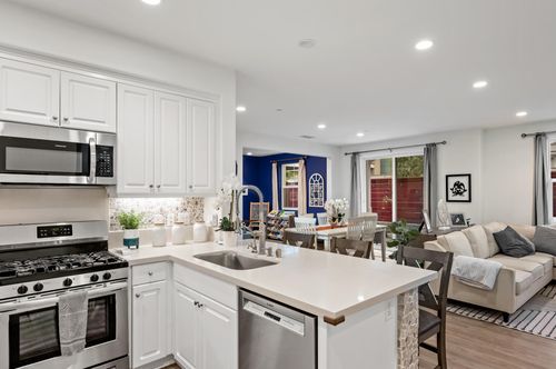 554 Oakville Dr, BUELLTON, CA, 93427-9696 | Card Image