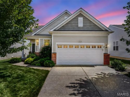2159 Hawks Landing Dr, Lake St Louis, MO, 63367-1850 | Card Image