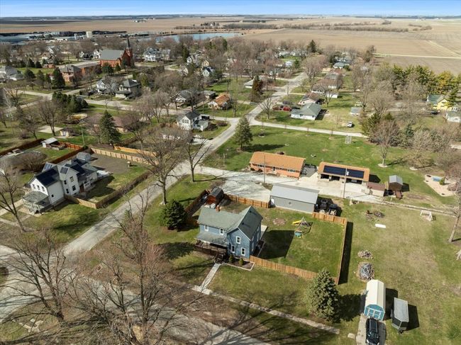 604 Hickory St, House other with 3 bedrooms, 2 bathrooms and 4 parking in Chatsworth IL | Image 39
