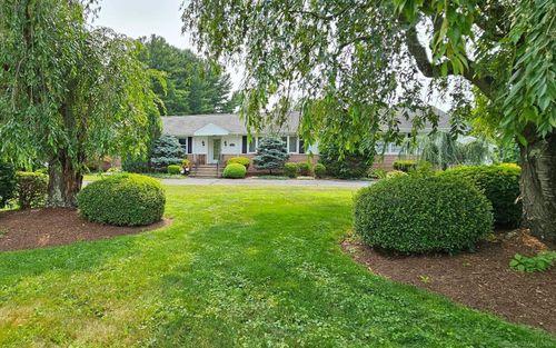 35 Andrew Ln, Orange, CT, 06477-1903 | Card Image