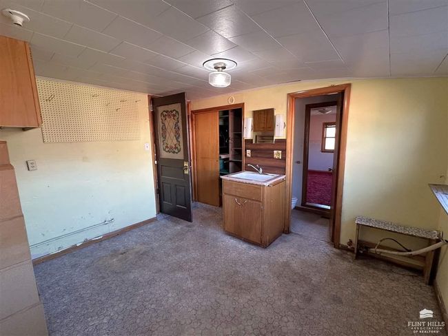 20 Pine St, House other with 3 bedrooms, 2 bathrooms and null parking in Miltonvale KS | Image 28