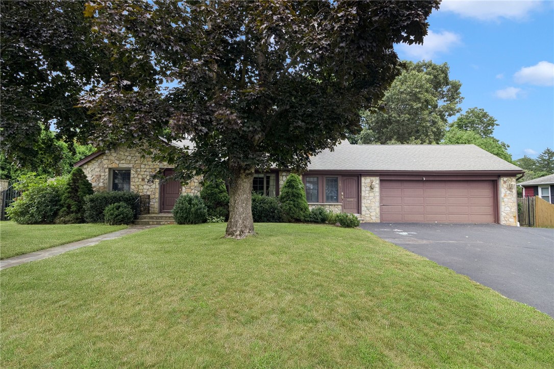 Lawnacre Dr, Cranston, RI 02920