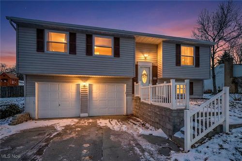 1690 Cloverview Dr, Uniontown, OH, 44685-9549 | Card Image