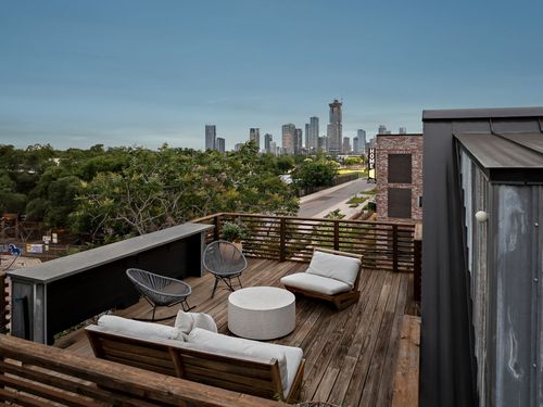 2201 Santa Rosa St, Austin, TX, 78702-4627 | Card Image