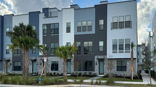 2046 Packing District Way, ORLANDO, FL, 32804-4711 | Card Image