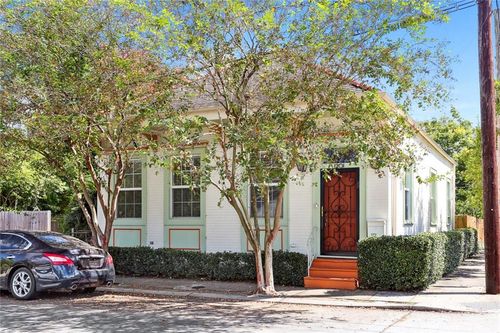 1201 France St, New Orleans, LA, 70117-4803 | Card Image