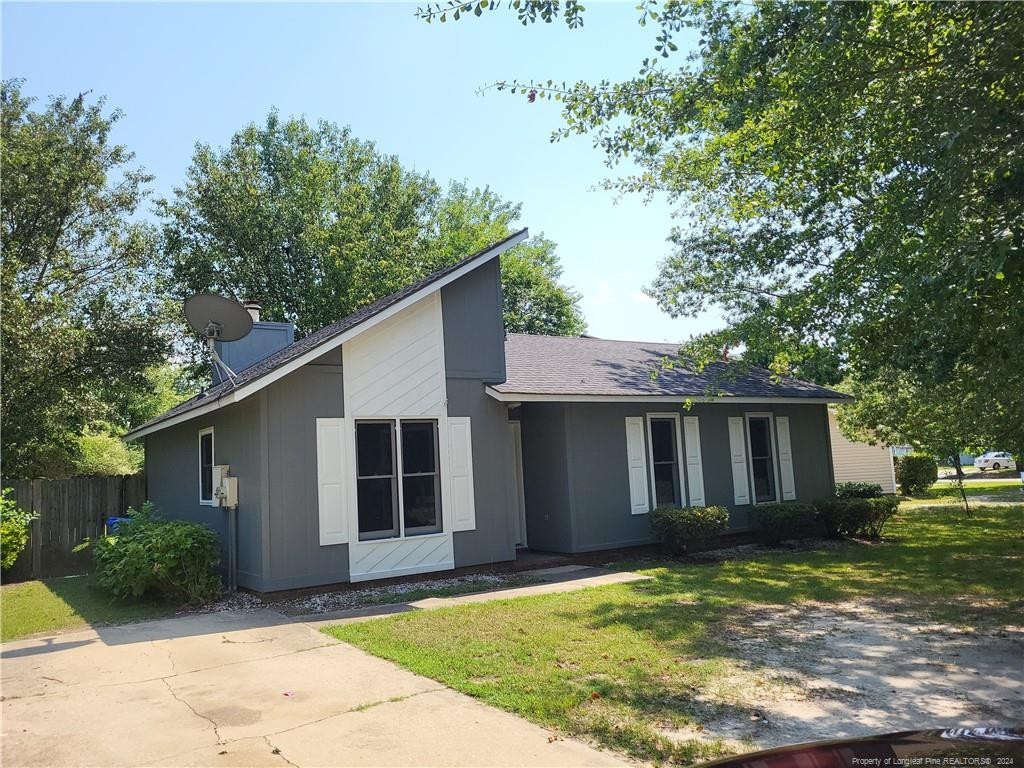 Rannock Dr, Fayetteville, NC 28304