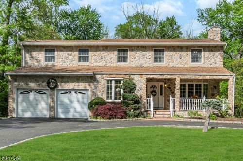 30 Robbins Ave, Berkeley Heights, NJ, 07922-1209 | Card Image