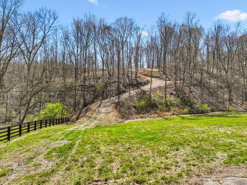 3819 Bear Creek Rd, Thompsons Station, TN, 37179-9711 | Card Image