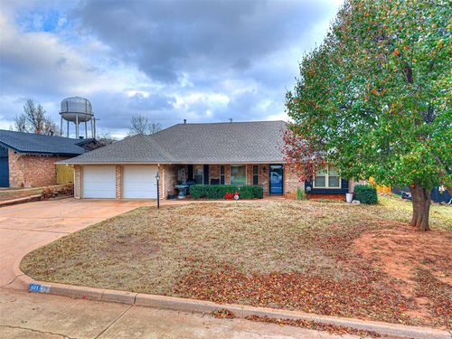 611 Zellers Ave, Kingfisher, OK, 73750-4228 | Card Image