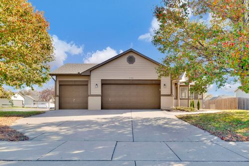 730 S Westview Cir, Andover, KS, 67002-9336 | Card Image