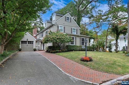 10 Orchard Pl, Tenafly, NJ, 07670-1804 | Card Image