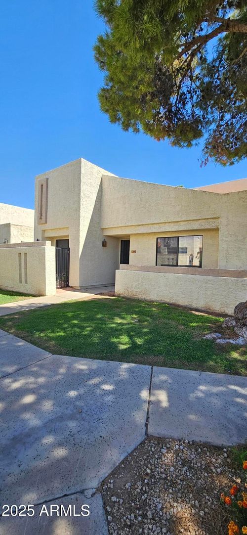 774 E Morningside Dr, Phoenix, AZ, 85022-1134 | Card Image