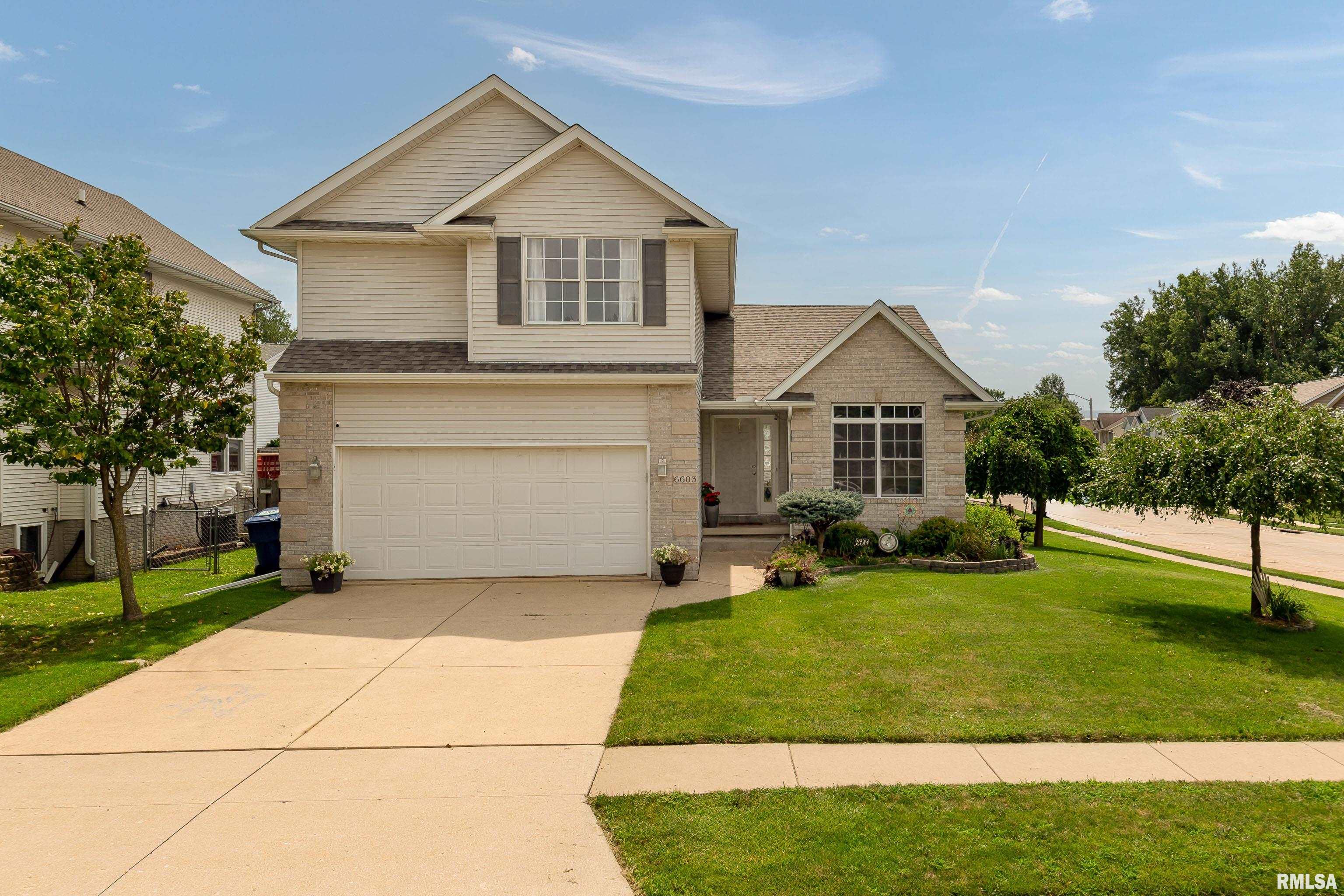 Brookview Ln, Davenport, IA 52806