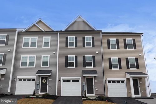 25 Nymph Rd, INWOOD, WV, 25428-3267 | Card Image