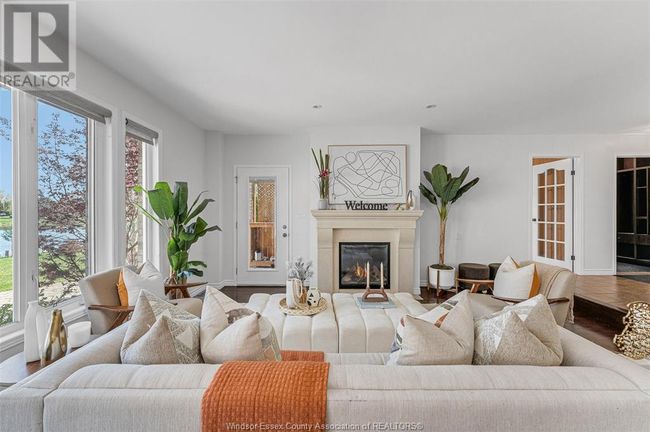 4520 Centre Lake Dr, House other with 5 bedrooms, 4 bathrooms and null parking in Windsor ON | Image 11