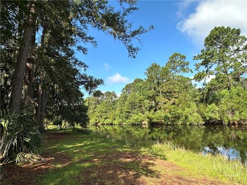 8 Topsail Ct, Savannah, GA, 31411-1729 | Card Image