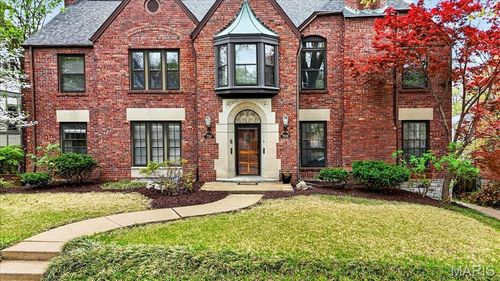 a-7508 York Dr, Saint Louis, MO, 63105-2930 | Card Image