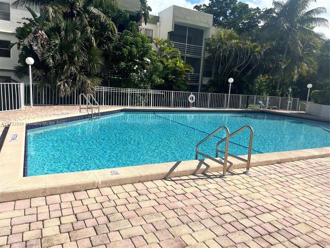 APT-310 - 4235 N University Dr, Condo with 1 bedrooms, 2 bathrooms and null parking in Sunrise FL | Image 12