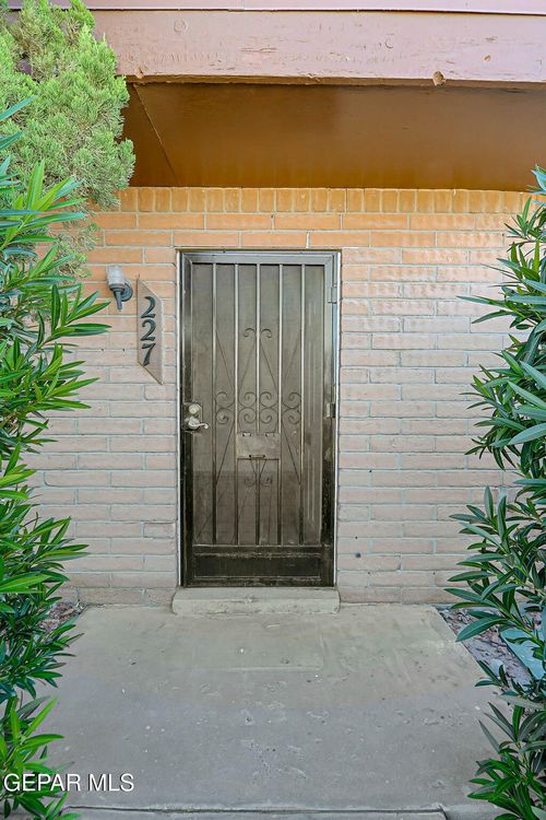 227 Montego Bay Dr, El Paso, TX, 79912-4411 | Card Image