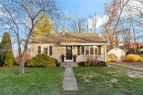 27 Linwood Rd, Cumberland, RI, 02864-5206 | Card Image