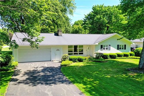 4975 Maple Drive, Vienna, OH, 44473 | Card Image
