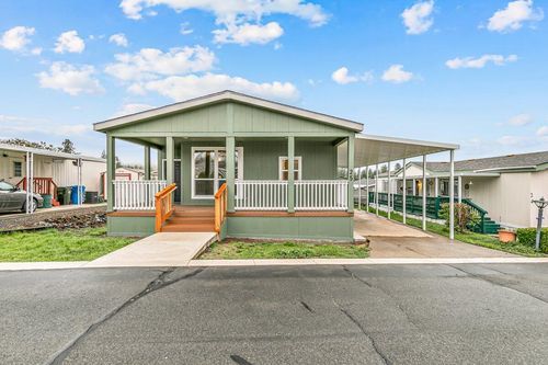 25-8401 Old Stage Rd Road, Medford, OR, 97504 | Card Image