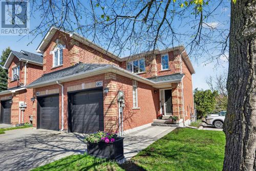 4-667 Macnab Gate, Newmarket (Gorham-College Manor), ON, L3Y8S5 | Card Image