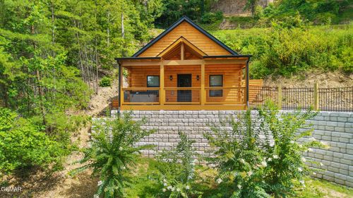 1026 Black Bear Cub Way, Sevierville, TN, 37862 | Card Image