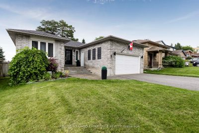 11 Mayfair Dr, House other with 3 bedrooms, 2 bathrooms and 4 parking in Barrie ON | Image 2