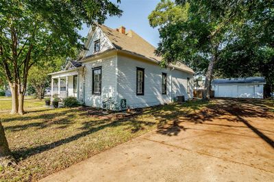 501 Dunn Street, House other with 3 bedrooms, 2 bathrooms and null parking in Waxahachie TX | Image 2