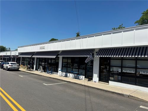 231 Robinson St, South Kingstown, RI, 02879-3590 | Card Image