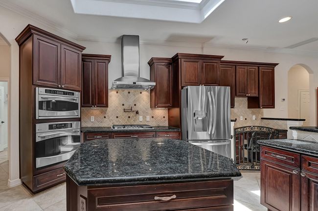 5011 Ontonagon Way, House other with 3 bedrooms, 5 bathrooms and 3 parking in Spring TX | Image 8